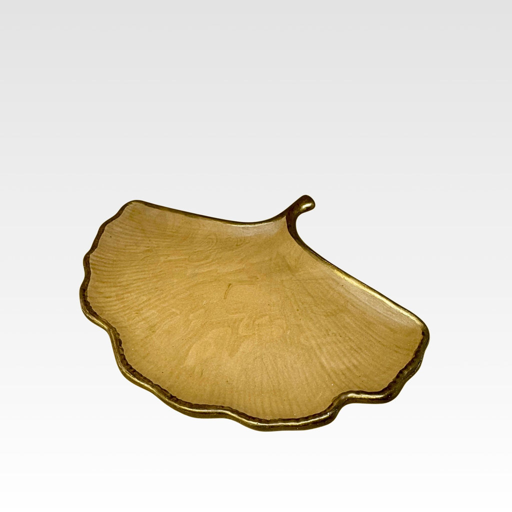 Gingkoformad Bricka i Jesmonite – Beige