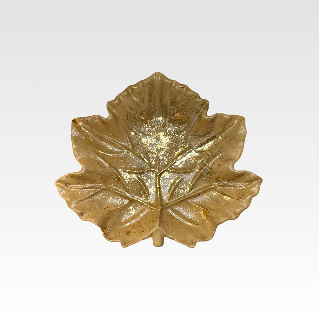 Lövformad Skål i Jesmonite – Beige/Guld
