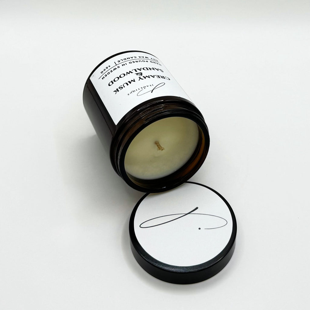 Creamy Musk & Sandalwood scented candle in 100% soy wax